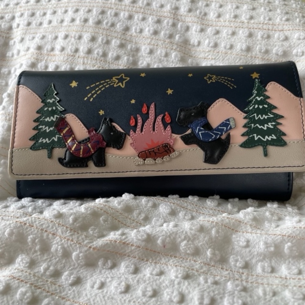 Radley London LARGE FLAPOVER MATINEE WALLET NEW w/o TAGS WINTER SCENE RADLEY DOG